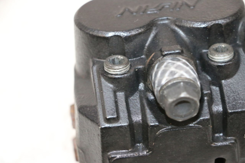 photo de REAR BRAKE CALIPER PEUGEOT SATELIS 125 (2013 - 2018) - Alternative perspective