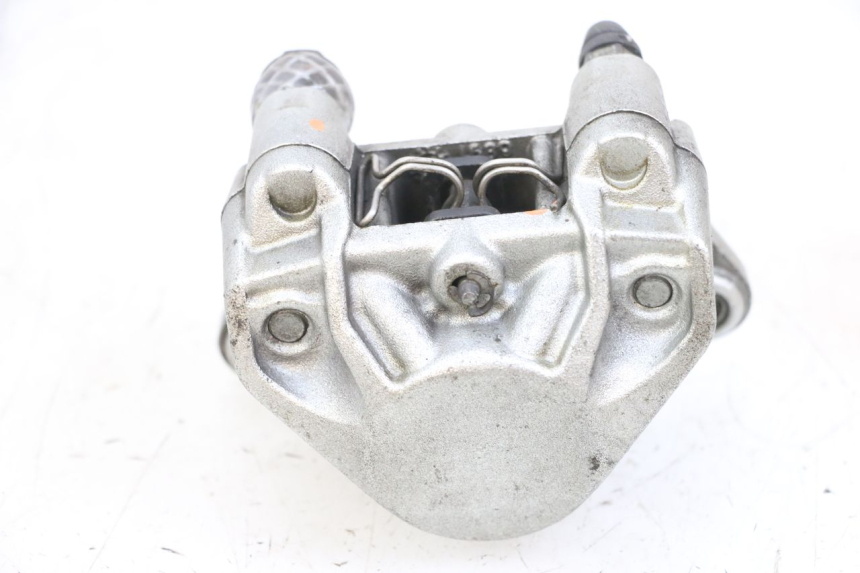 photo de REAR BRAKE CALIPER YAMAHA YP MAJESTY 125 (2002 - 2006) - Alternative perspective