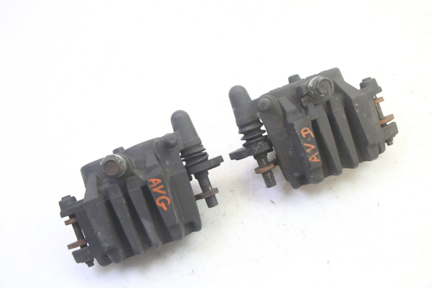 photo de FRONT BRAKE CALIPER SUZUKI DL V STROM 1000 (2002 - 2007) - Alternative perspective