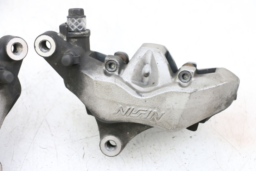 photo de FRONT BRAKE CALIPER YAMAHA FJR ABS 1300 (2006 - 2012) - Distinctive features