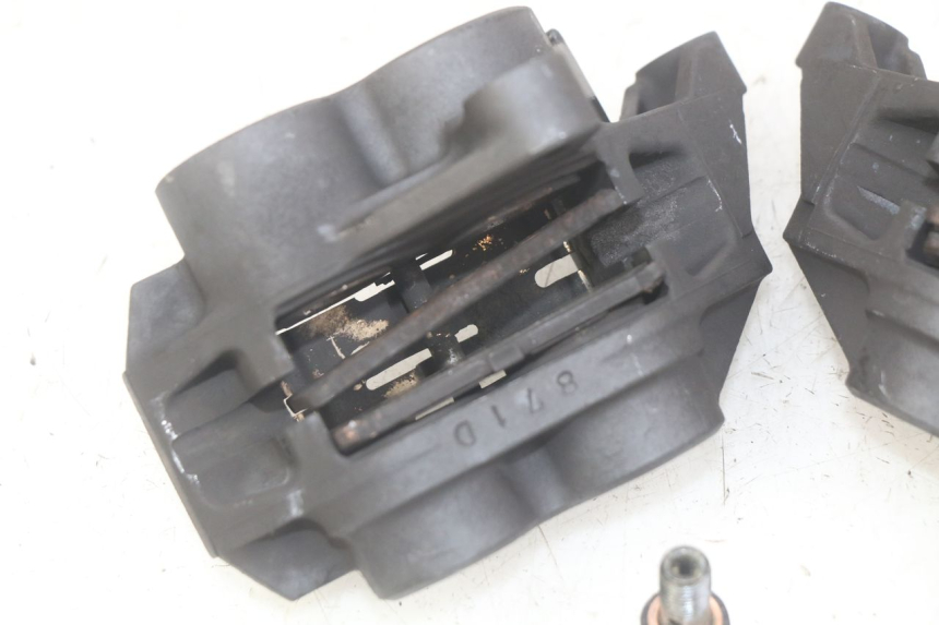 photo de FRONT BRAKE CALIPER YAMAHA FZS FAZER 600 (1998 - 2001)