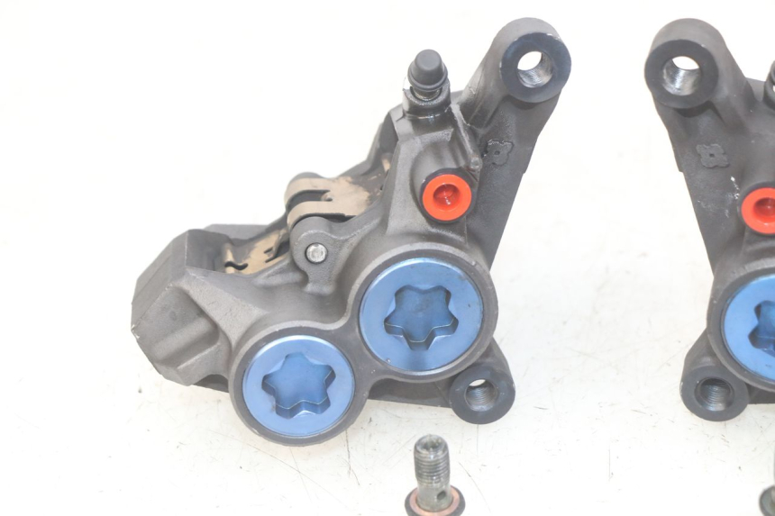 photo de FRONT BRAKE CALIPER YAMAHA FZS FAZER 600 (1998 - 2001)