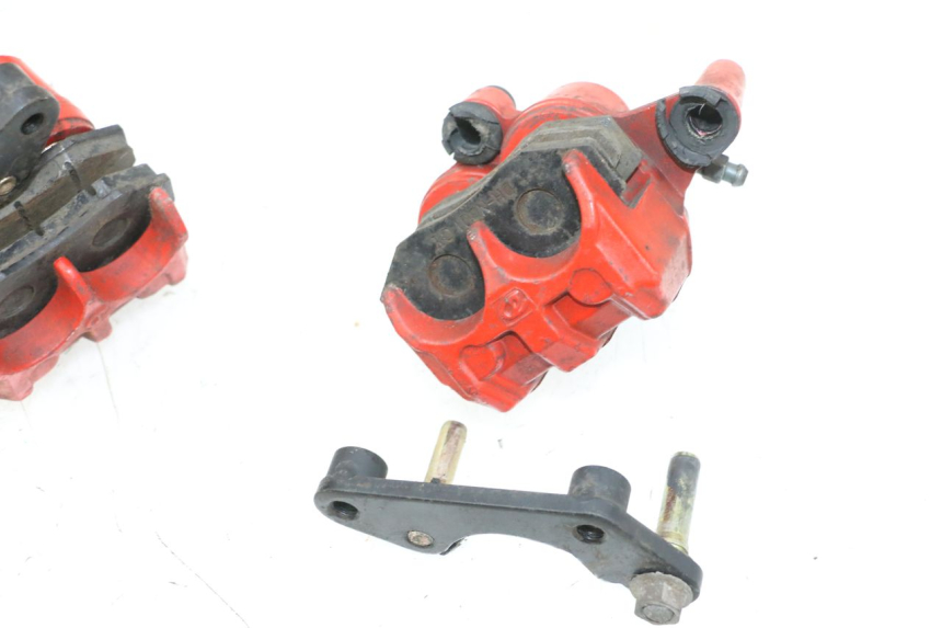 photo de FRONT BRAKE CALIPER JM MOTORS GTS 125 (2015 - 2019) - Fixing points details