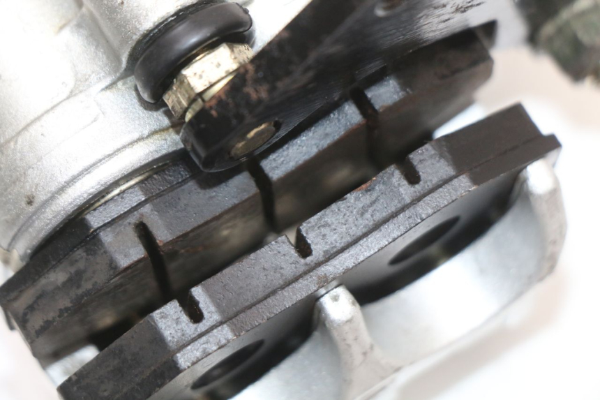 photo de FRONT BRAKE CALIPER JONWAY AZTRAL 125 (2008 - 2017)