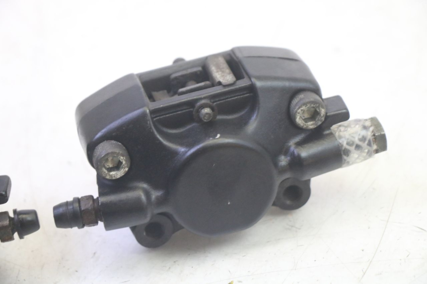 photo de FRONT BRAKE CALIPER PIAGGIO MP3 RL 250 (2007 - 2010) - Zoom on usage condition
