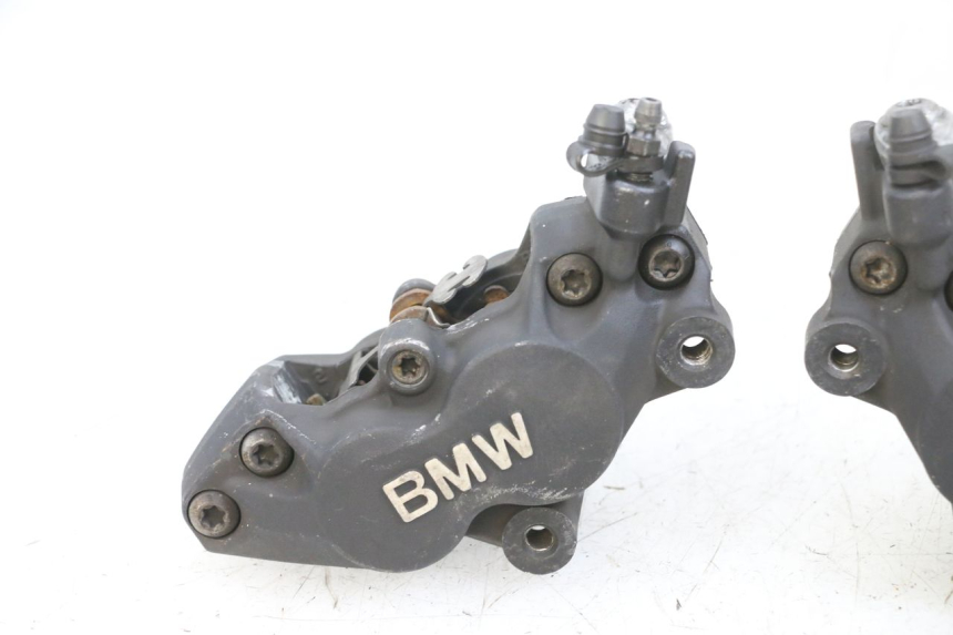 photo de FRONT BRAKE CALIPER BMW R RT ABS 1200 (2010 - 2014) - Detailed visual inspection