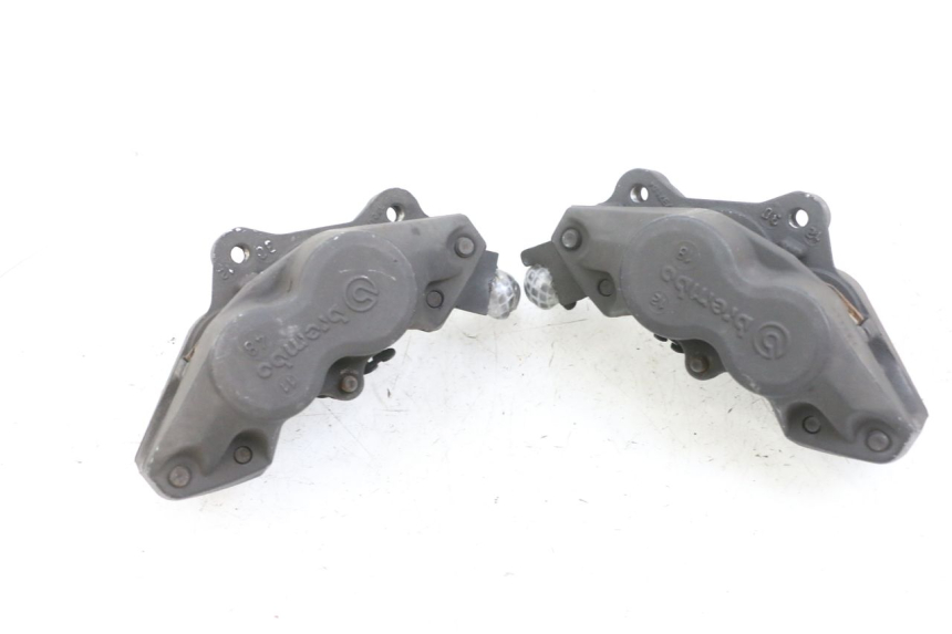 photo de FRONT BRAKE CALIPER BMW R RT ABS 1200 (2010 - 2014) - Fixing points details