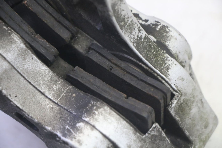 photo de FRONT BRAKE CALIPER DAELIM S1 125 (2007 - 2016) - Surface and material condition