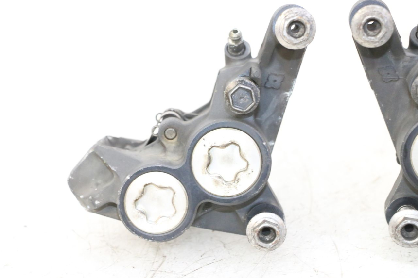 photo de FRONT BRAKE CALIPER YAMAHA TDM ABS 900 (2002 - 2014)