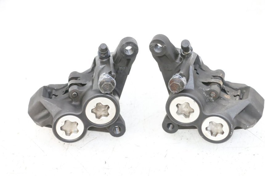 photo de FRONT BRAKE CALIPER YAMAHA TDM ABS 900 (2002 - 2014) - Main view