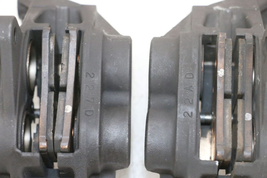 photo de FRONT BRAKE CALIPER YAMAHA TDM ABS 900 (2002 - 2014) - Alternative perspective