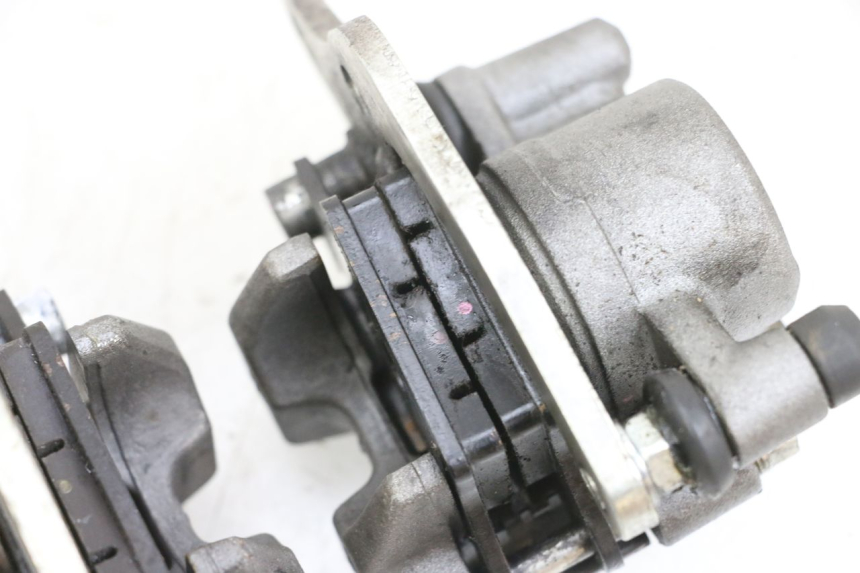 photo de FRONT BRAKE CALIPER YAMAHA TRICITY 300 (2020 - 2024) - Alternative perspective