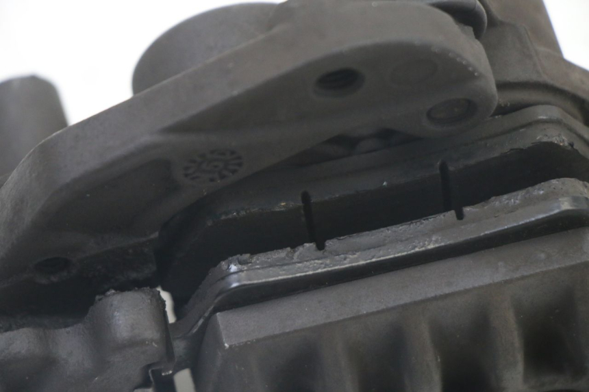 photo de FRONT BRAKE CALIPER SUZUKI UH BURGMAN 125 (2002 - 2006)