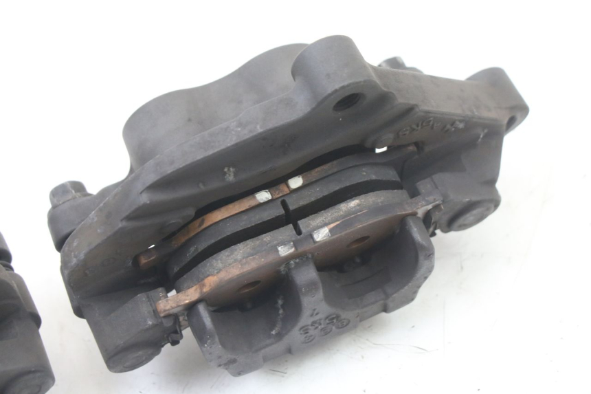 photo de FRONT BRAKE CALIPER YAMAHA XJ6 600 (2008 - 2016)