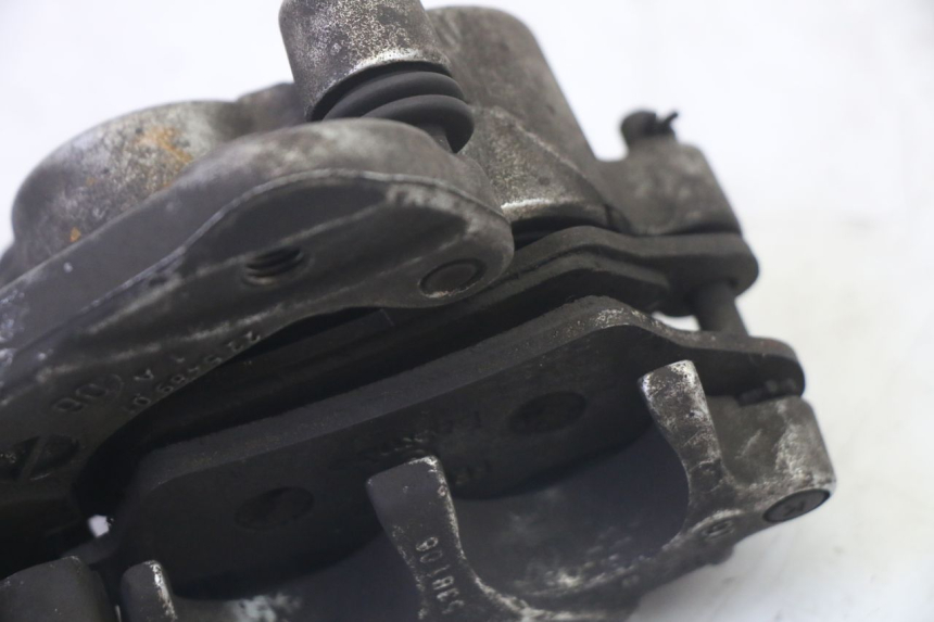 photo de FRONT BRAKE CALIPER YAMAHA YP MAJESTY 125 (2007 - 2010)