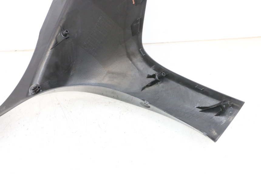photo de FRONT FAIRING SUZUKI BURGMAN 125 (2007 - 2014) - Surface and material condition