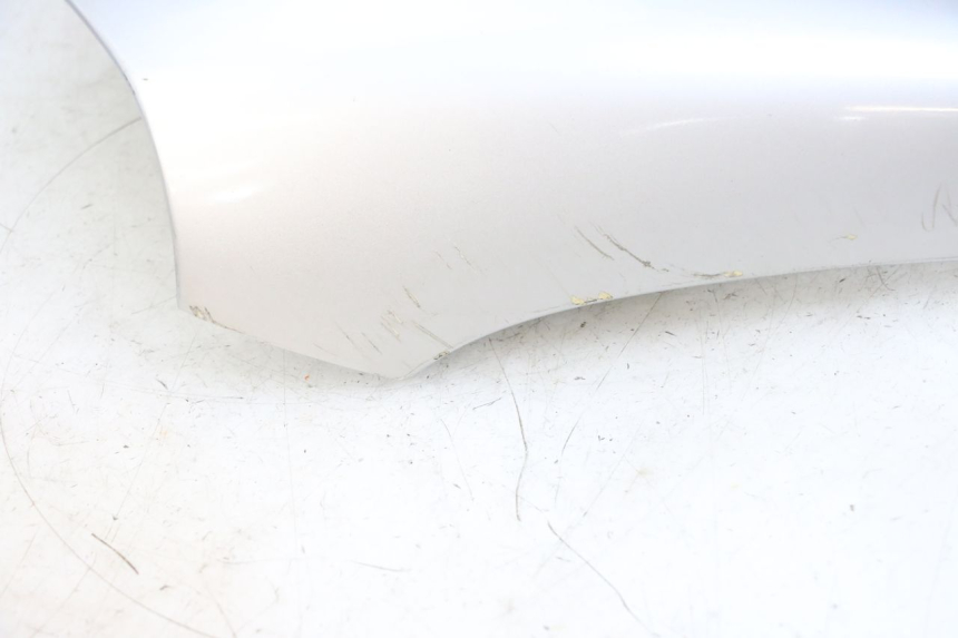 photo de FRONT FAIRING PEUGEOT ELYSEO 125 (1999 - 2004) - Distinctive features