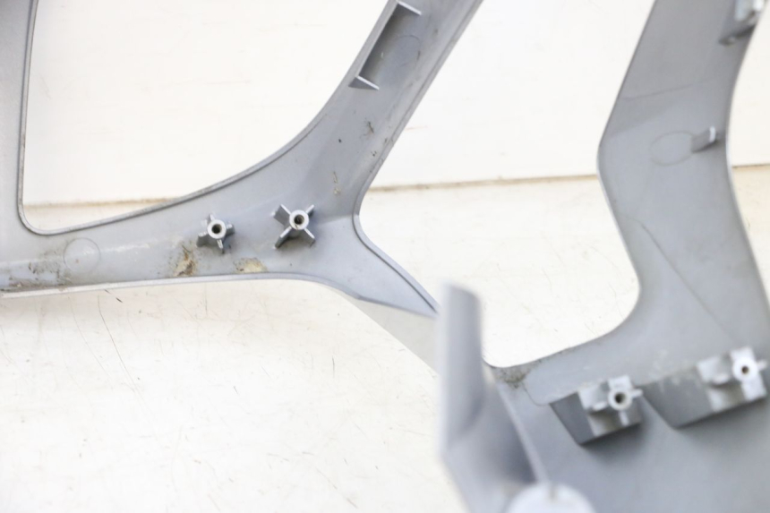 photo de FRONT FAIRING SYM GTS EVO 125 (2009 - 2013) - Surface and material condition