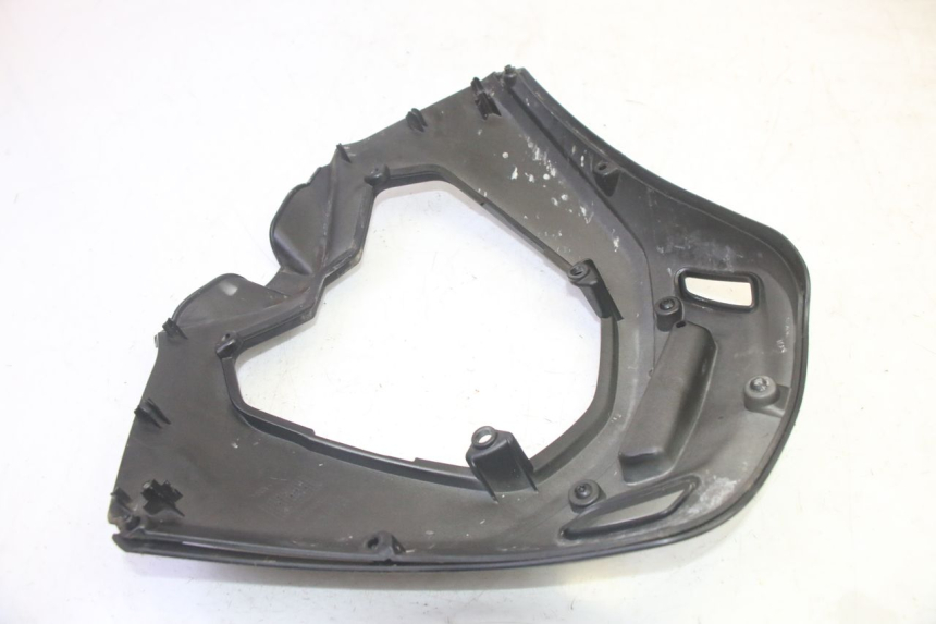 photo de LOWER FRONT FAIRING  PIAGGIO MP3 HPE 350 (2018 - 2020) - Fixing points details