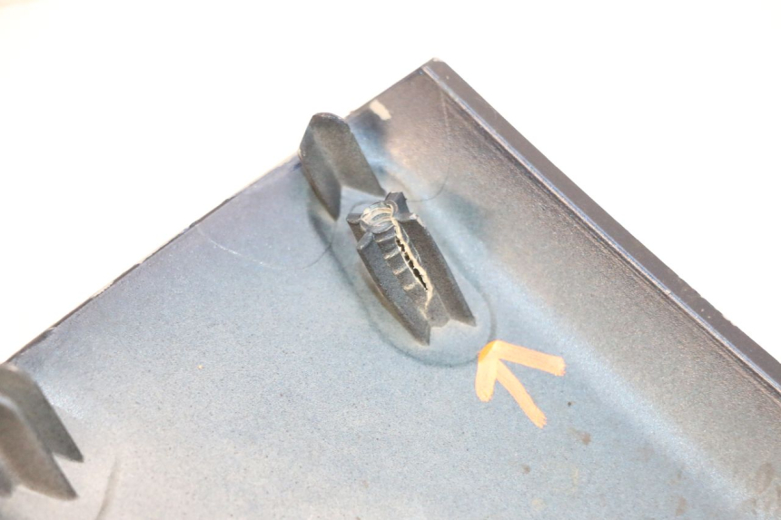 photo de LOWER FRONT FAIRING  PIAGGIO MP3 RL 250 (2007 - 2010) - Additional view of the item