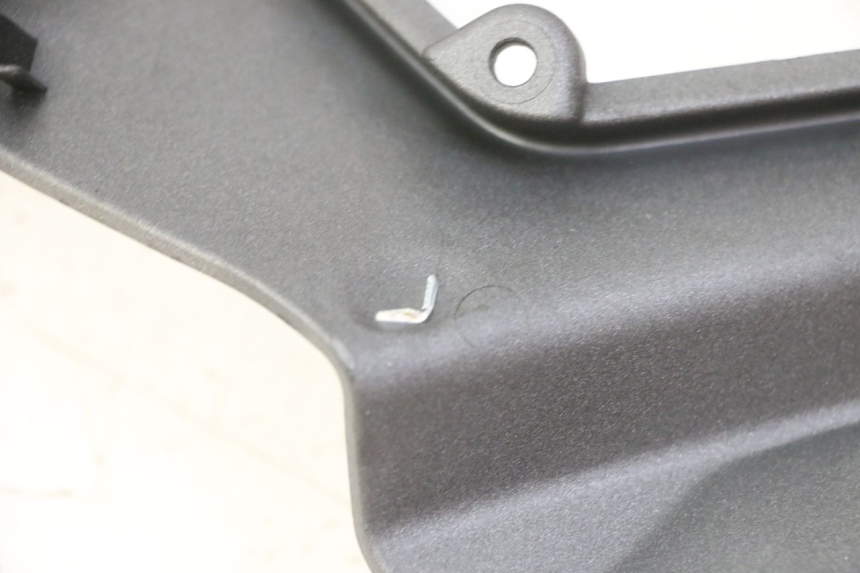 photo de LOWER FRONT FAIRING  PIAGGIO MP3 500 (2014 - 2016)
