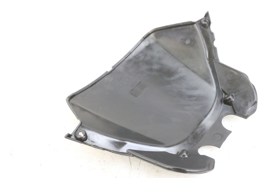 photo de INNER FRONT FAIRING SYM GTS EVO 125 (2009 - 2013) - Zoom on usage condition