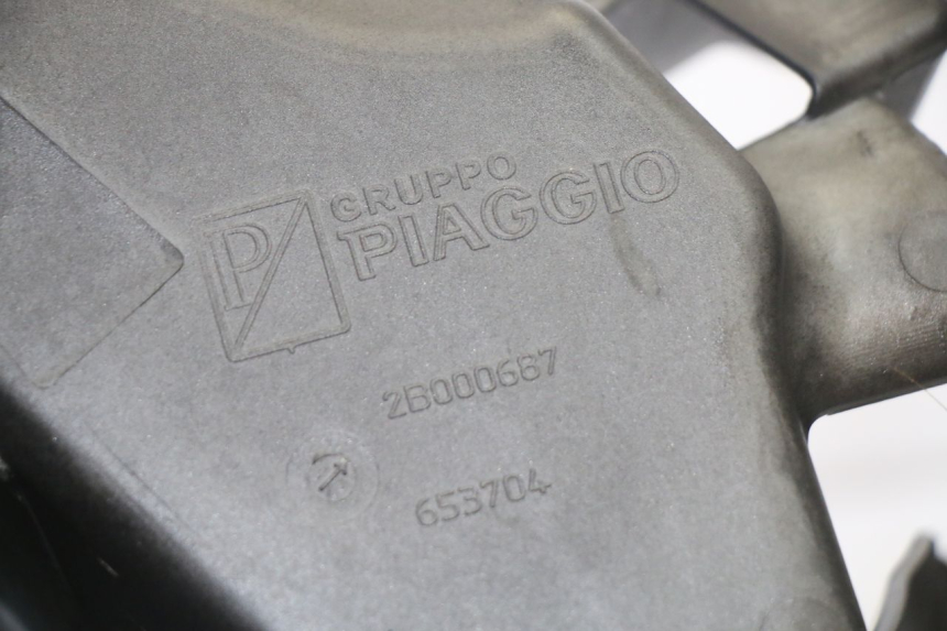 photo de FRONT FAIRING PIAGGIO MP3 HPE 350 (2018 - 2020) - Additional view of the item