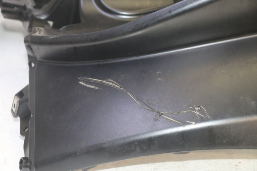 photo de FRONT FAIRING PIAGGIO MP3 HPE 350 (2018 - 2020) - Technical close-up