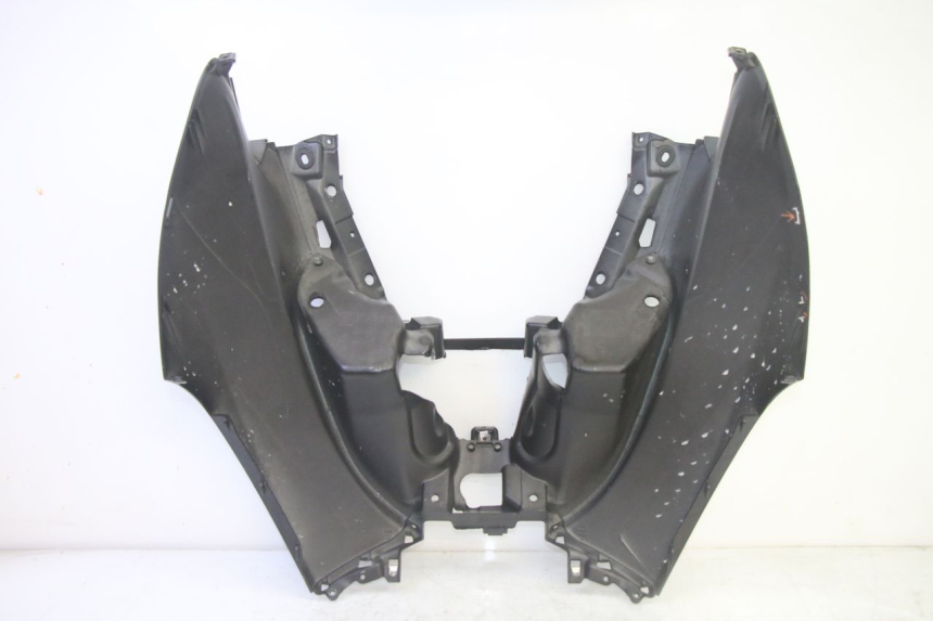 photo de FRONT FAIRING PIAGGIO MP3 HPE 350 (2018 - 2020) - Fixing points details