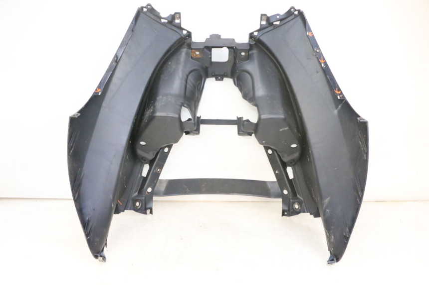 photo de FRONT FAIRING PIAGGIO MP3 RL 250 (2007 - 2010) - Component detail