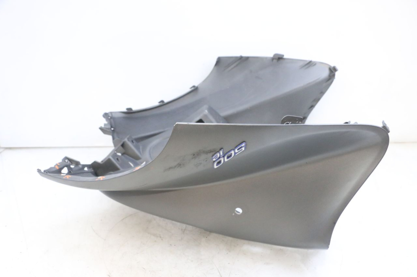 photo de FRONT FAIRING PIAGGIO MP3 500 (2016 - 2018) - Zoom on usage condition