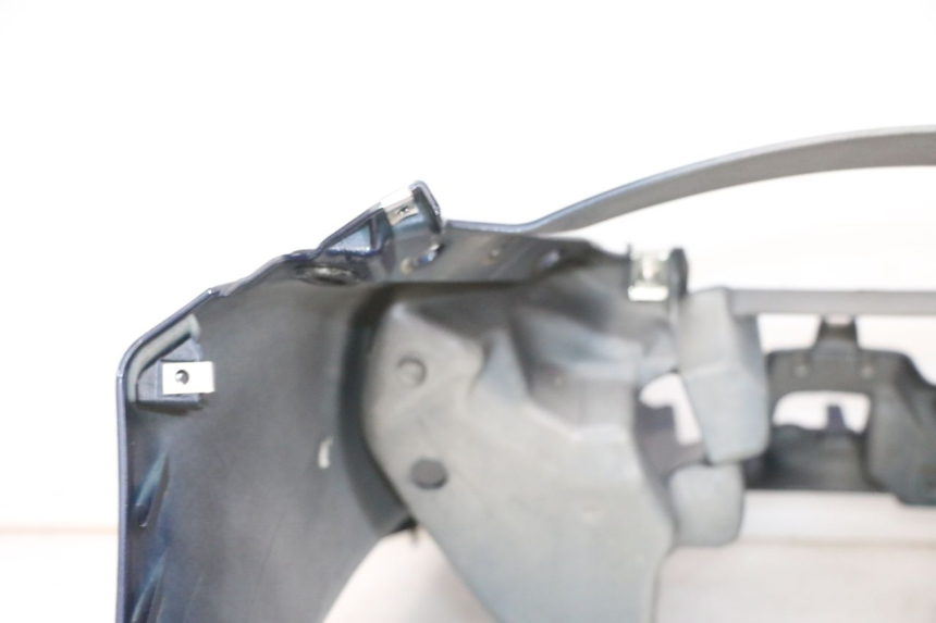 photo de FRONT FAIRING PIAGGIO MP3 RL 250 (2007 - 2010) - Detailed visual inspection