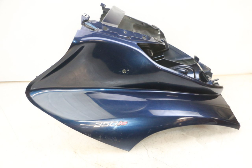 photo de FRONT FAIRING PIAGGIO MP3 RL 250 (2007 - 2010) - Used quality zoom