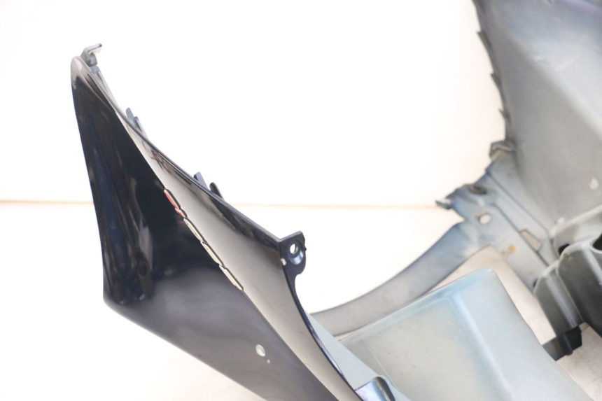 photo de FRONT FAIRING PIAGGIO MP3 RL 250 (2007 - 2010) - Technical close-up