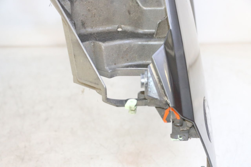 photo de FRONT FAIRING PEUGEOT SATELIS 125 (2006 - 2009)