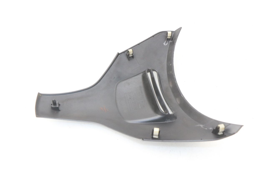 photo de UPPER FRONT FAIRING SUZUKI BURGMAN 650 (2002 - 2004)