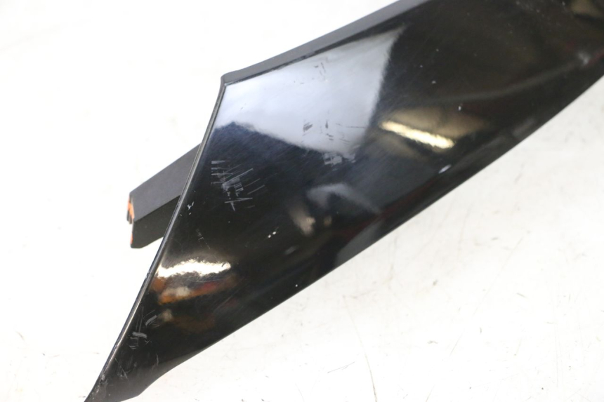photo de UPPER FRONT FAIRING SUZUKI BURGMAN 125 (2007 - 2014) - Surface and material condition