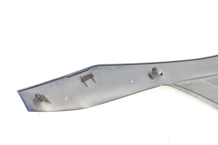 photo de UPPER FRONT FAIRING PIAGGIO MP3 RL 250 (2007 - 2010) - Alternative perspective