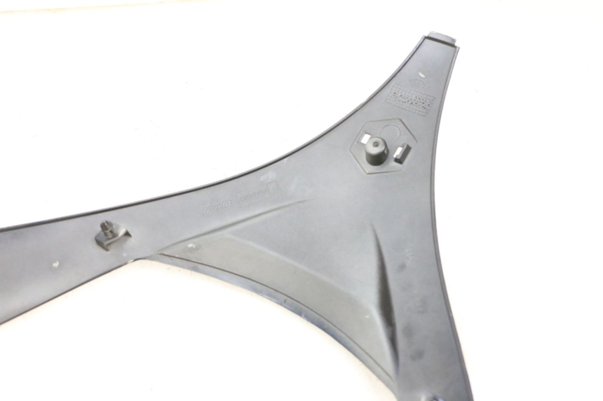 photo de UPPER FRONT FAIRING PIAGGIO MP3 RL 250 (2007 - 2010) - Technical close-up