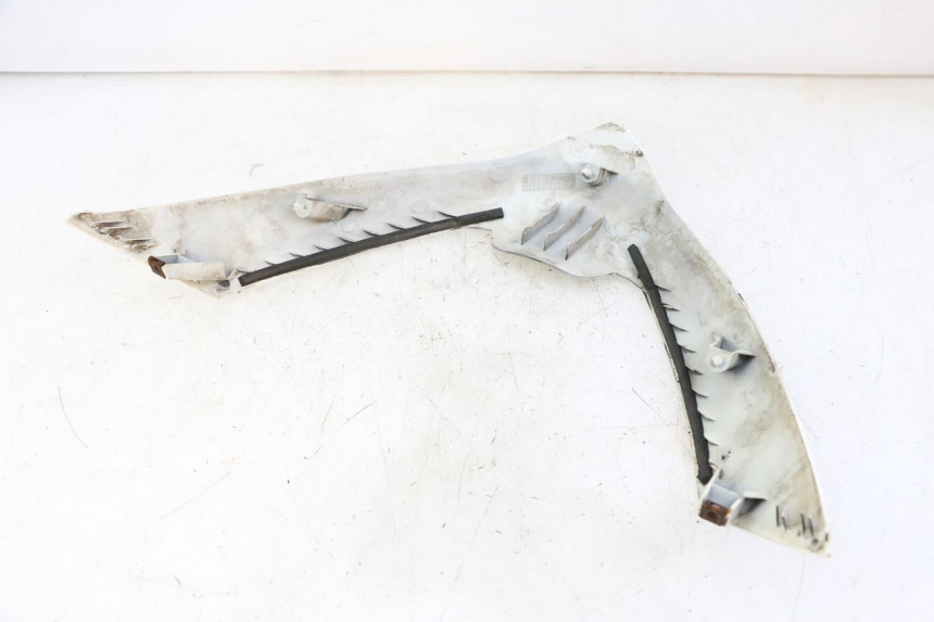 photo de UPPER FRONT FAIRING SUZUKI BURGMAN 125 (2007 - 2014)