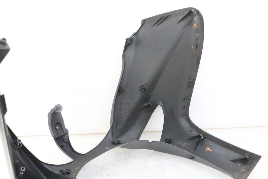 photo de FRONT FAIRING SUZUKI BURGMAN 125 (2018 - 2021)