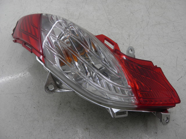 photo de RIGHT TAIL LIGHT HONDA FES S-WING SWING 125 (2007 - 2015)