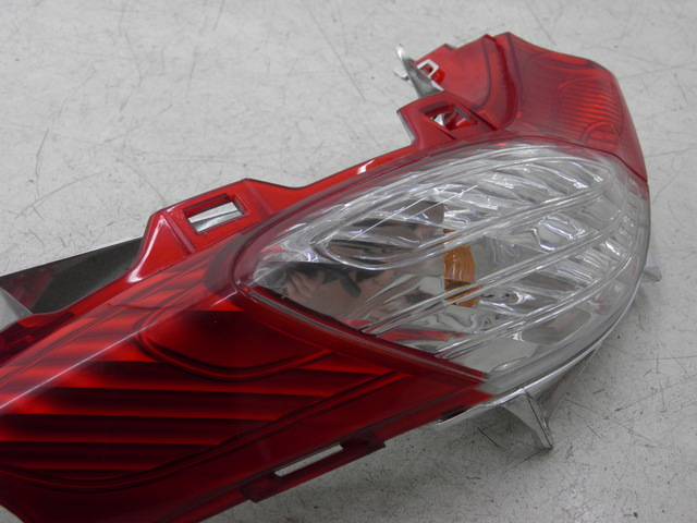 photo de RIGHT TAIL LIGHT HONDA FES S-WING SWING 125 (2007 - 2015)