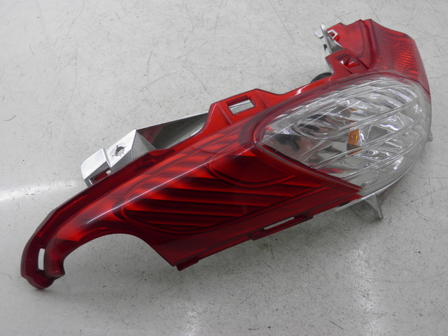 photo de RIGHT TAIL LIGHT HONDA FES S-WING SWING 125 (2007 - 2015)