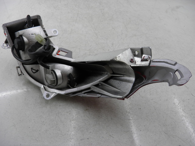 photo de RIGHT TAIL LIGHT HONDA FES S-WING SWING 125 (2007 - 2015)