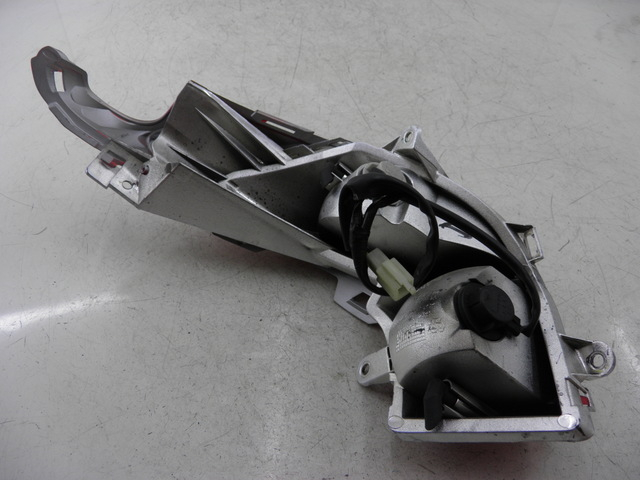 photo de RIGHT TAIL LIGHT HONDA FES S-WING SWING 125 (2007 - 2015)