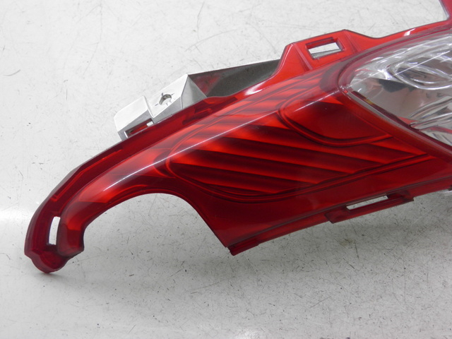 photo de RIGHT TAIL LIGHT HONDA FES S-WING SWING 125 (2007 - 2015)