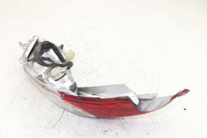 photo de RIGHT TAIL LIGHT HONDA FES S-WING SWING 125 (2007 - 2015)