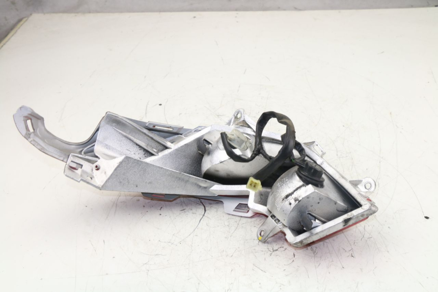 photo de RIGHT TAIL LIGHT HONDA FES S-WING SWING 125 (2007 - 2015)