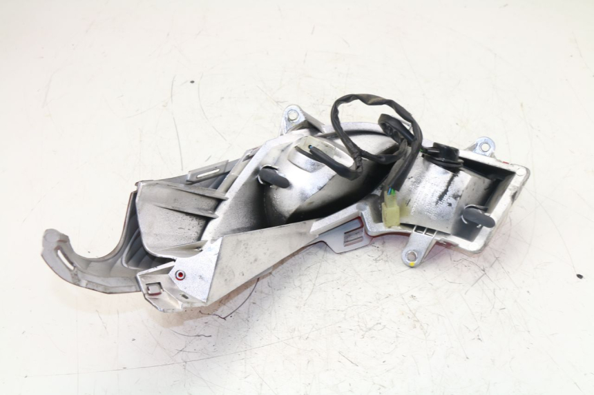 photo de RIGHT TAIL LIGHT HONDA FES S-WING SWING 125 (2007 - 2015)